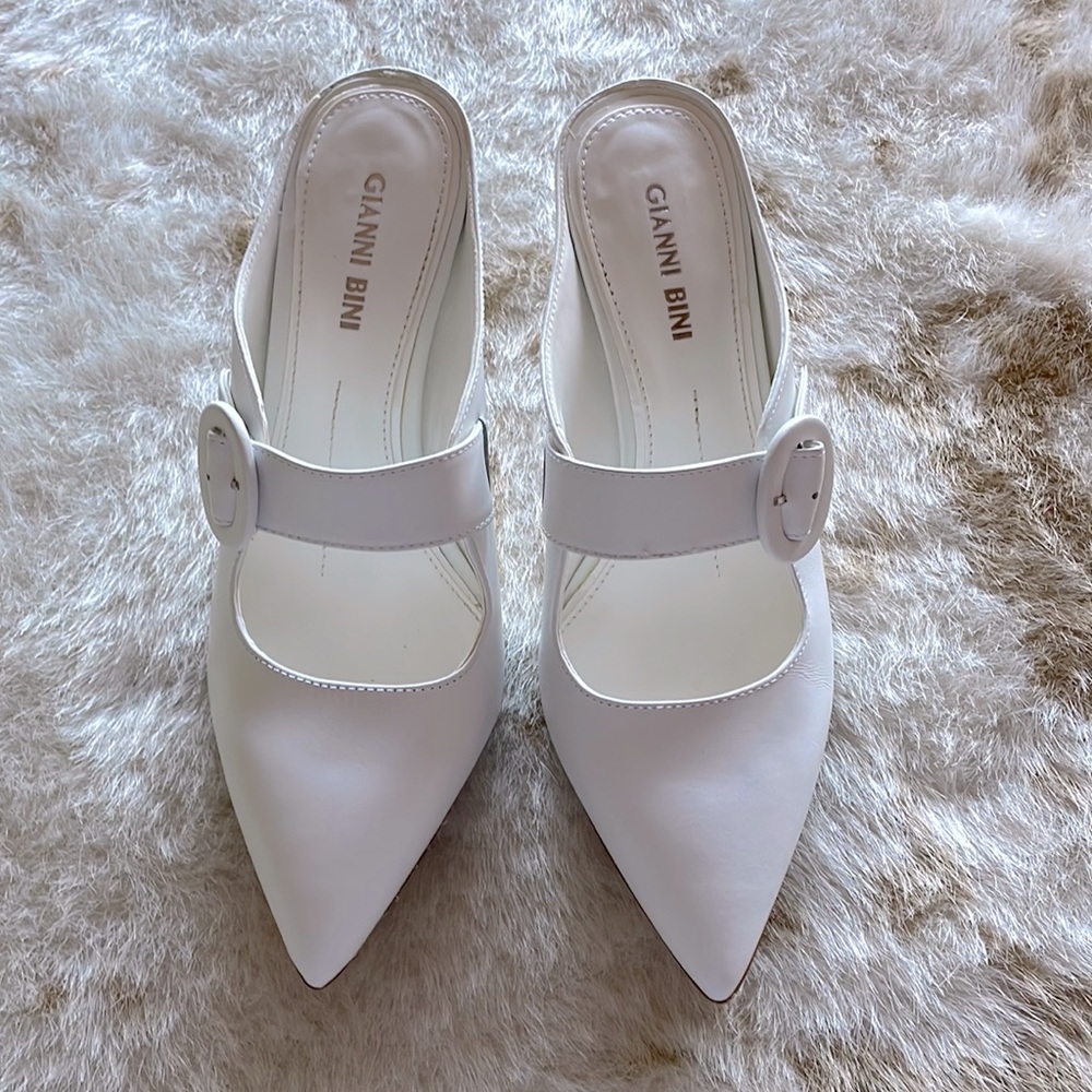GIANNI BINI white heeled mules in excellent condition size 7 in box worn once!